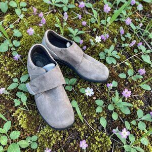 Drew Moonwalk Gray women's Comfort Walking Shoes Size 9